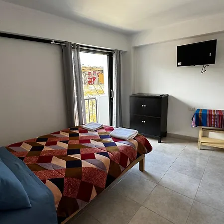 Central Climbing Hostel Huaraz  Exterior photo